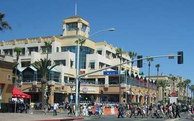 homes for sale along the Huntington Beach coast